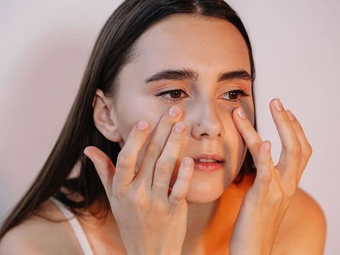 کاهش پف صورت و راهکارهای کاهش آن
