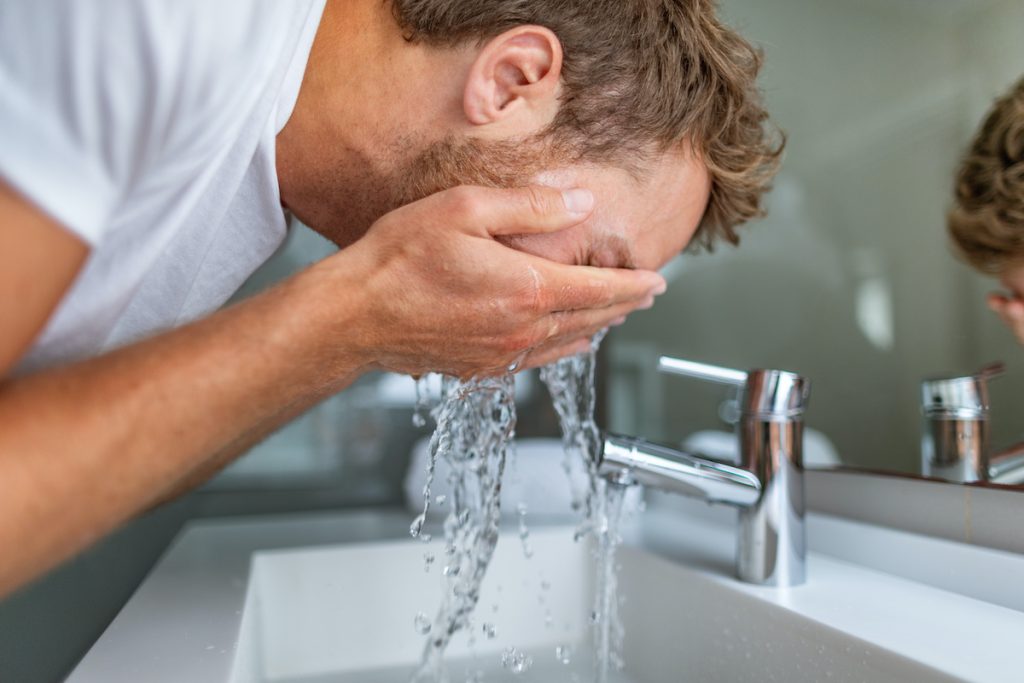 کاهش پف صورت و راهکارهای کاهش آن